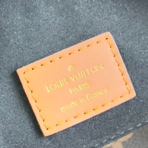 Louis Vuitton Loop Handbags-M46311-38×30×10CM