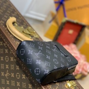 Louis Vuitton Outdoor Slingbag-13*21*5CM