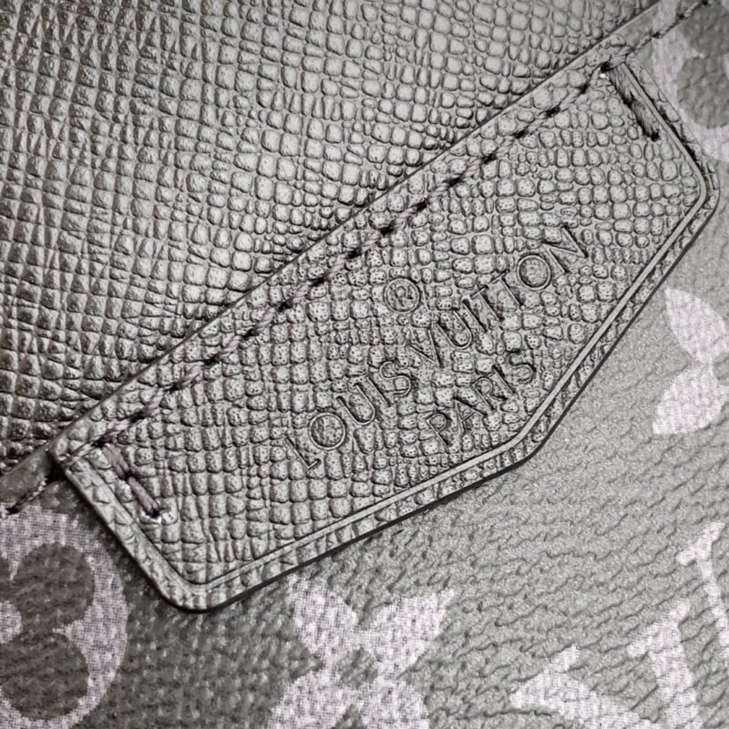 Louis Vuitton Outdoor Slingbag-13*21*5CM