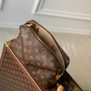 Louis Vuitton Cosmetic Bag M46458-27*18*9CM