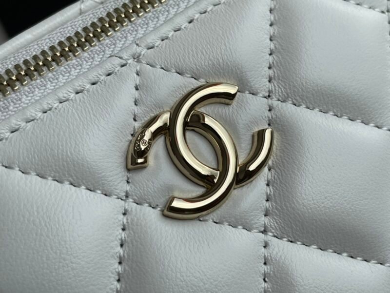 wsxc1679415236838_5.jpg Ch@nel Cosmetic Bag-Lambskin-18CM