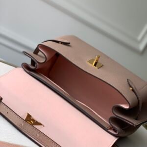 Louis Vuitton Lockme Ever M51395-31*46*17CM