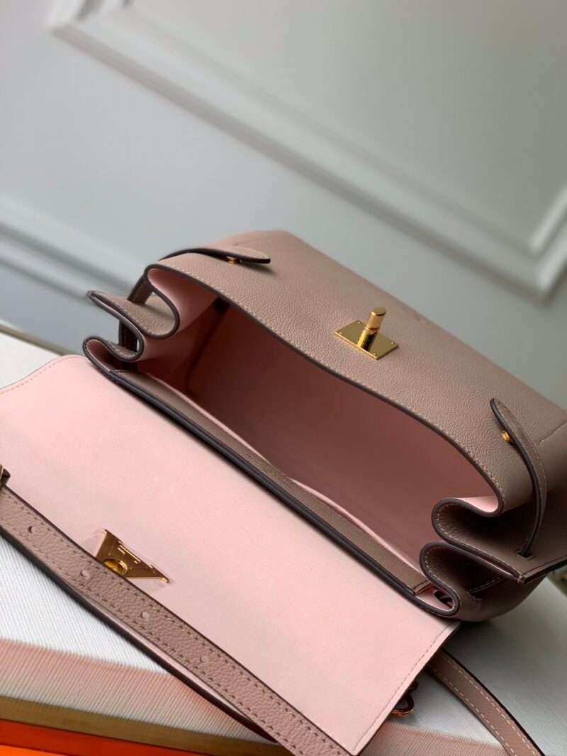 Louis Vuitton Lockme Ever M51395-31*46*17CM