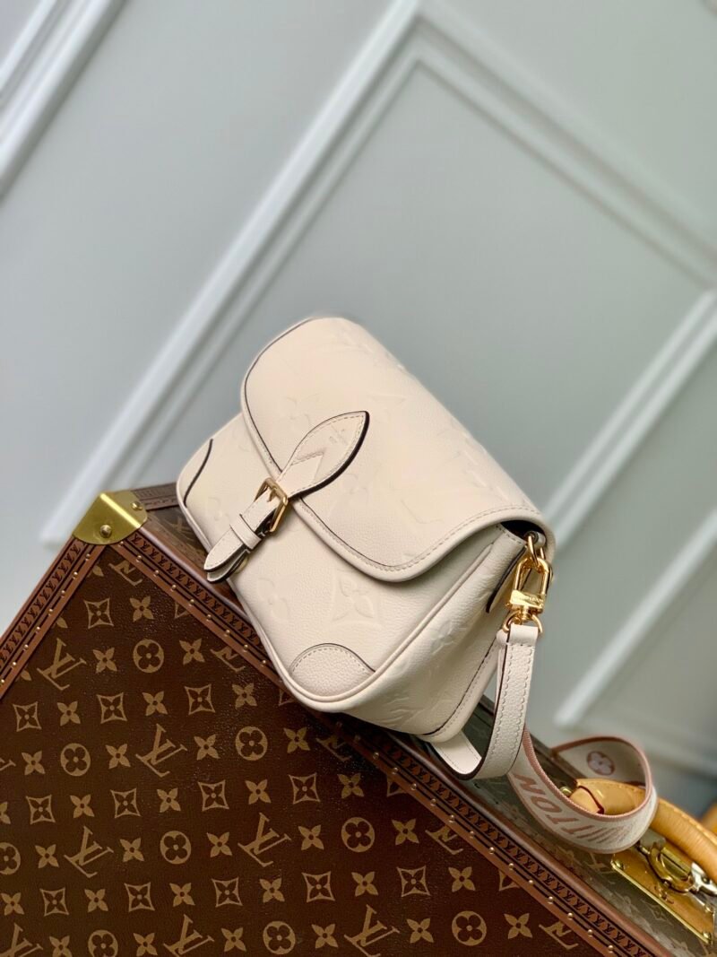 Louis Vuitton Diane Handbags-M46386-23 x 16 x 8.5CM