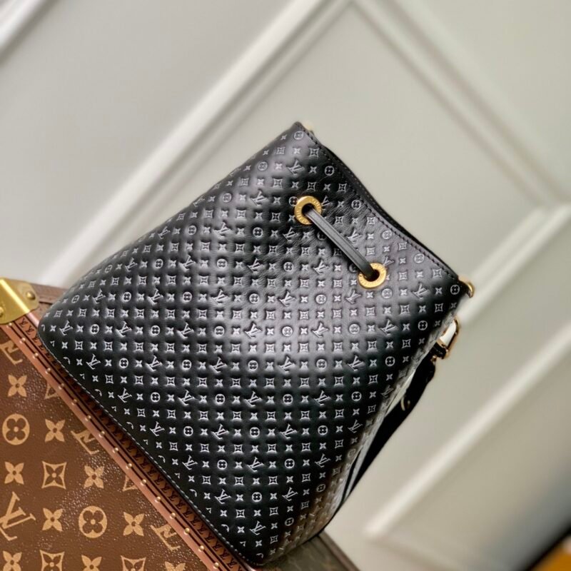 Louis Vuitton NéoNoé Bucket Bag -M46581- 20 x 20 x 13 CM