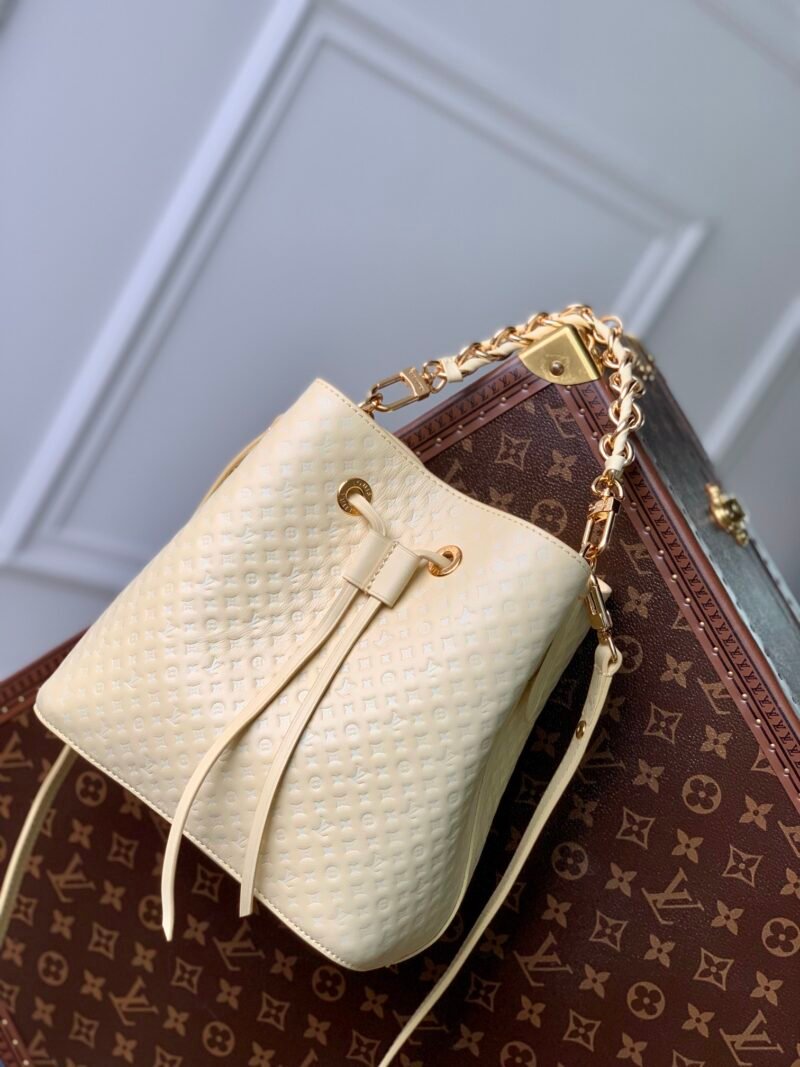 Louis Vuitton M22599 NeoNoe BB Handbag-20*20*13CM