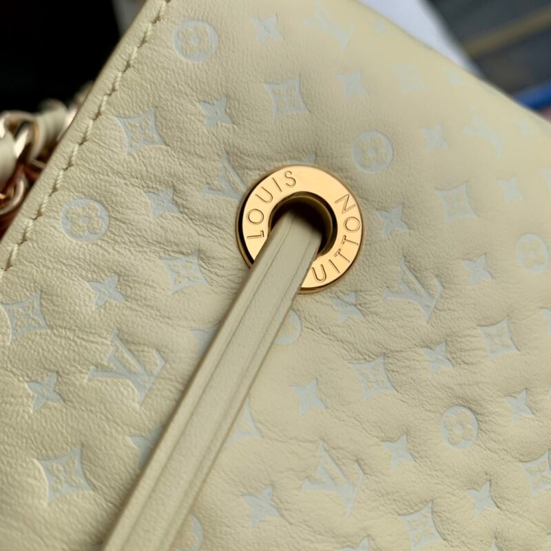 Louis Vuitton M22599 NeoNoe BB Handbag-20*20*13CM