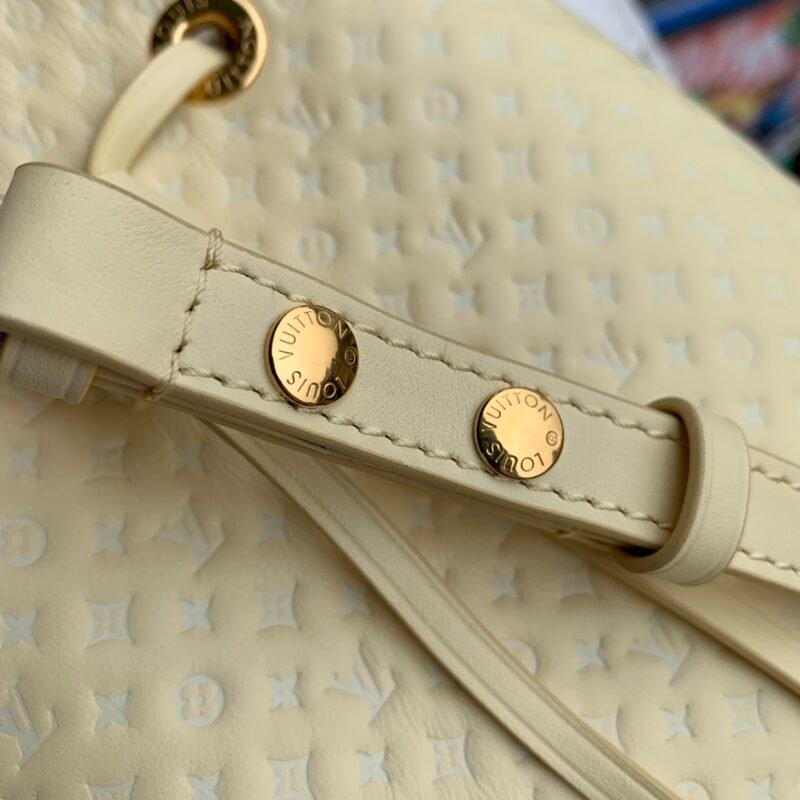 Louis Vuitton M22599 NeoNoe BB Handbag-20*20*13CM