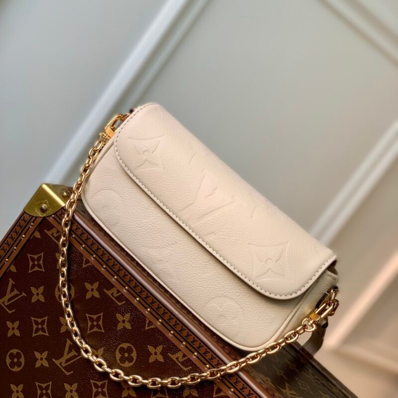 Louis Vuitton Wallet on Chain Ivy-23.5 x 12.0 x 4.3 CM