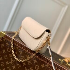 Louis Vuitton Wallet on Chain Ivy-23.5 x 12.0 x 4.3 CM