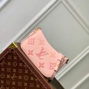 Louis Vuitton Easy Pouch On Strap-19×11.5x3CM