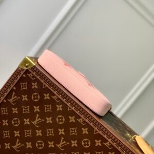 Louis Vuitton Easy Pouch On Strap-19×11.5x3CM