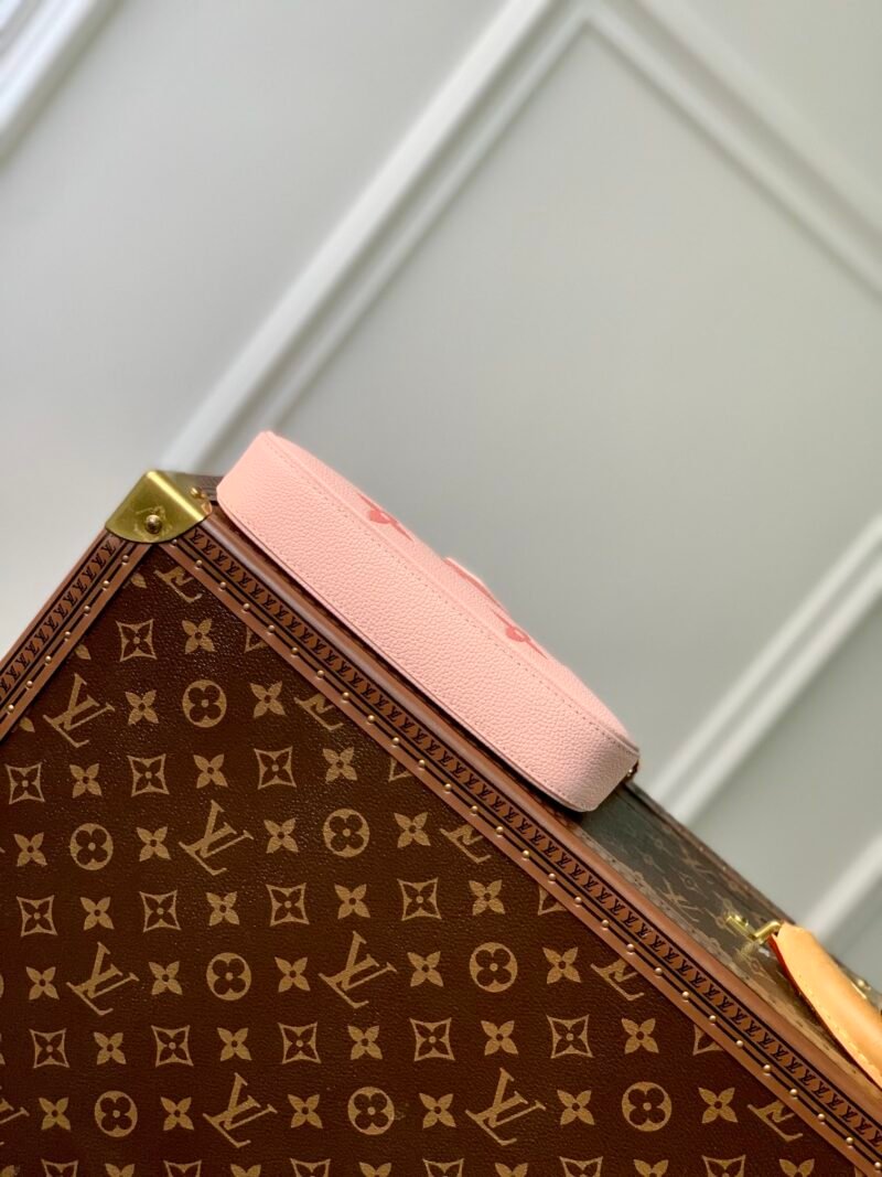 Louis Vuitton Easy Pouch On Strap-19×11.5x3CM