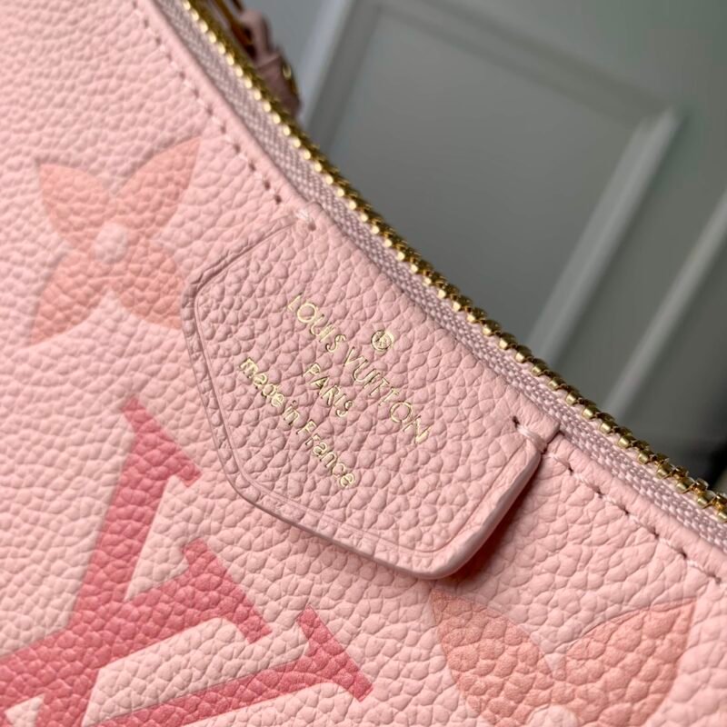 Louis Vuitton Easy Pouch On Strap-19×11.5x3CM