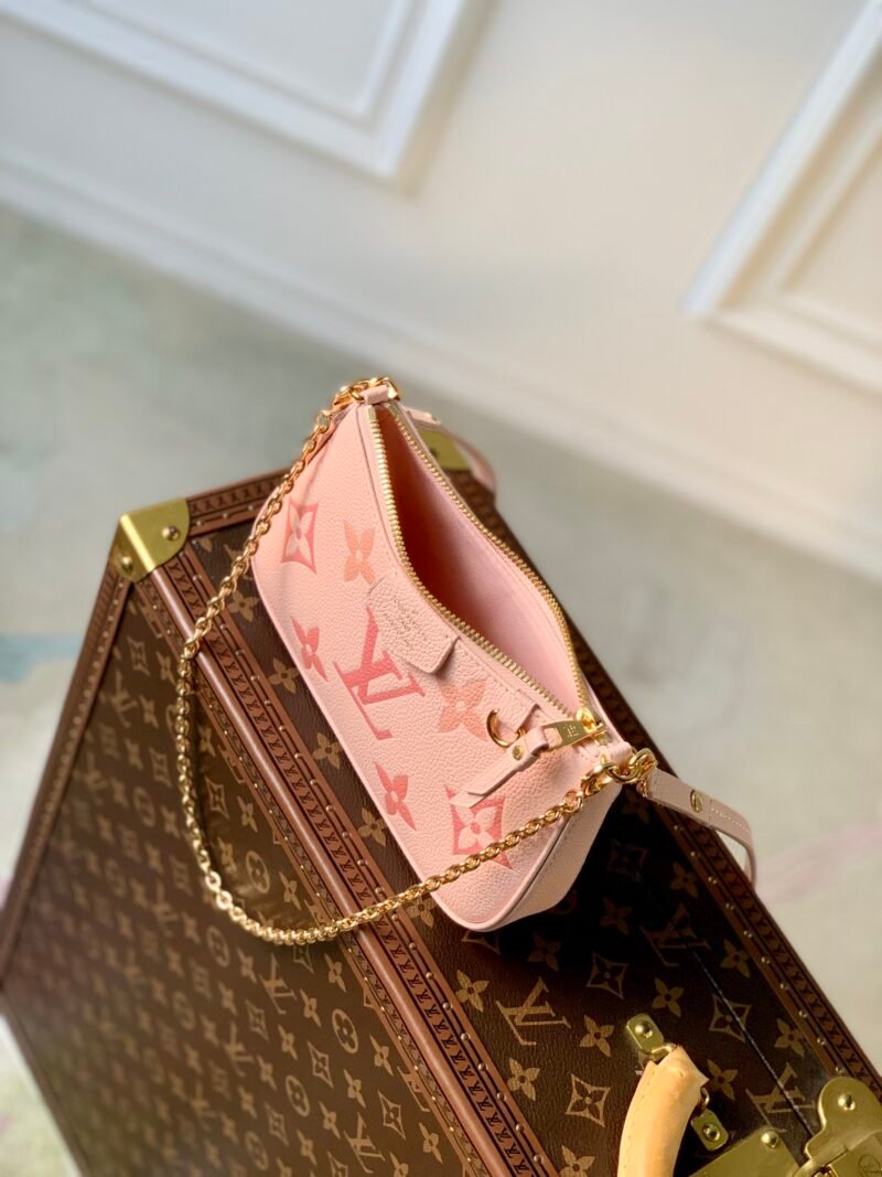 Louis Vuitton Easy Pouch On Strap-19×11.5x3CM