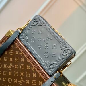wsxc1686863092958_0.jpg LV -Handle Soft Trunk-M21677-22.5 x 14 x 5CM