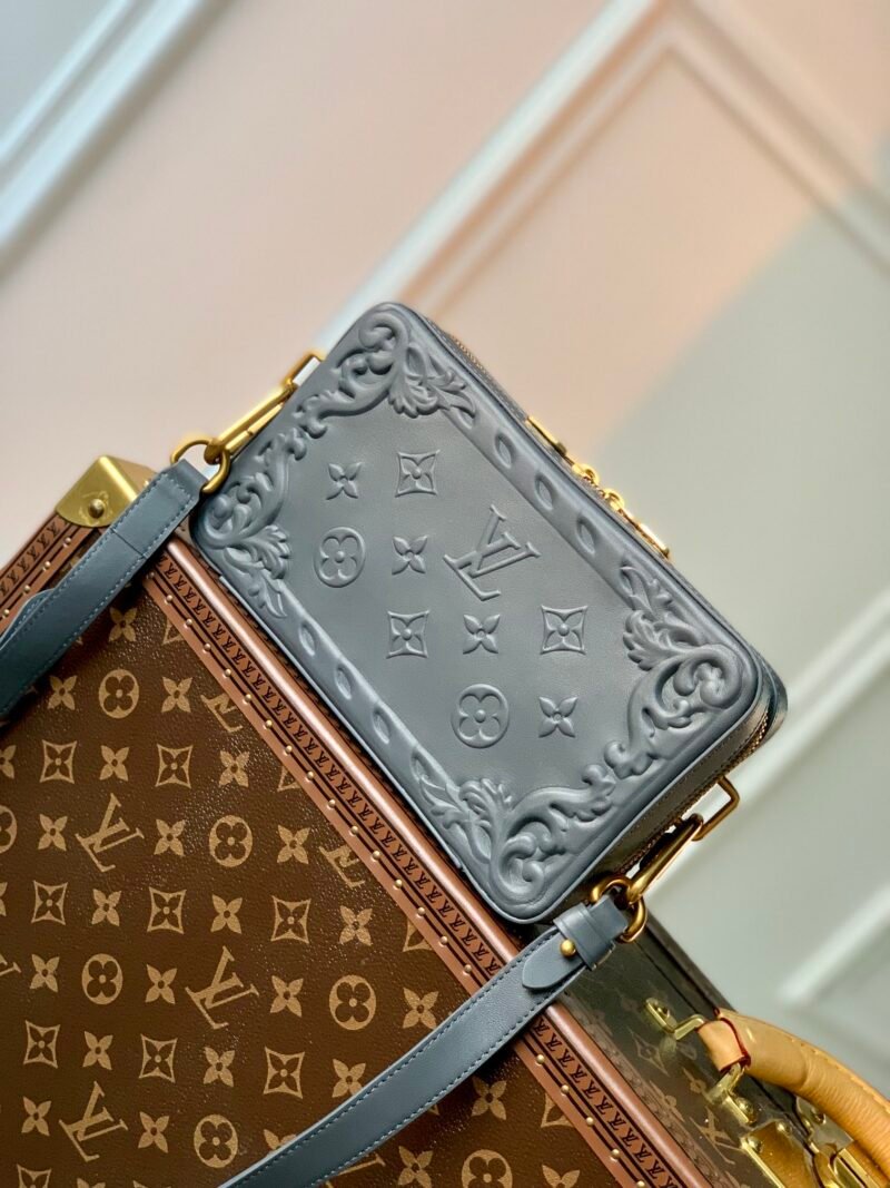 wsxc1686863092958_0.jpg LV -Handle Soft Trunk-M21677-22.5 x 14 x 5CM