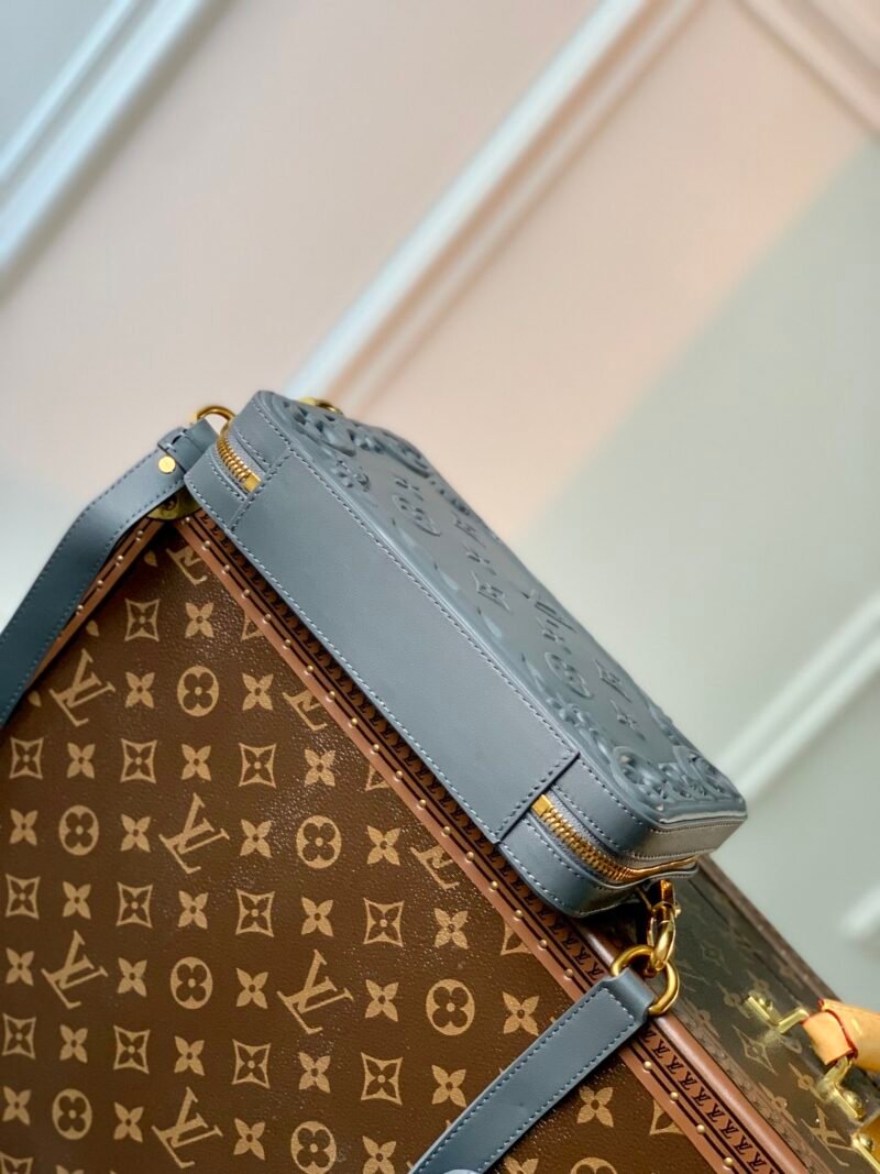 wsxc1686863092959_3.jpg LV -Handle Soft Trunk-M21677-22.5 x 14 x 5CM