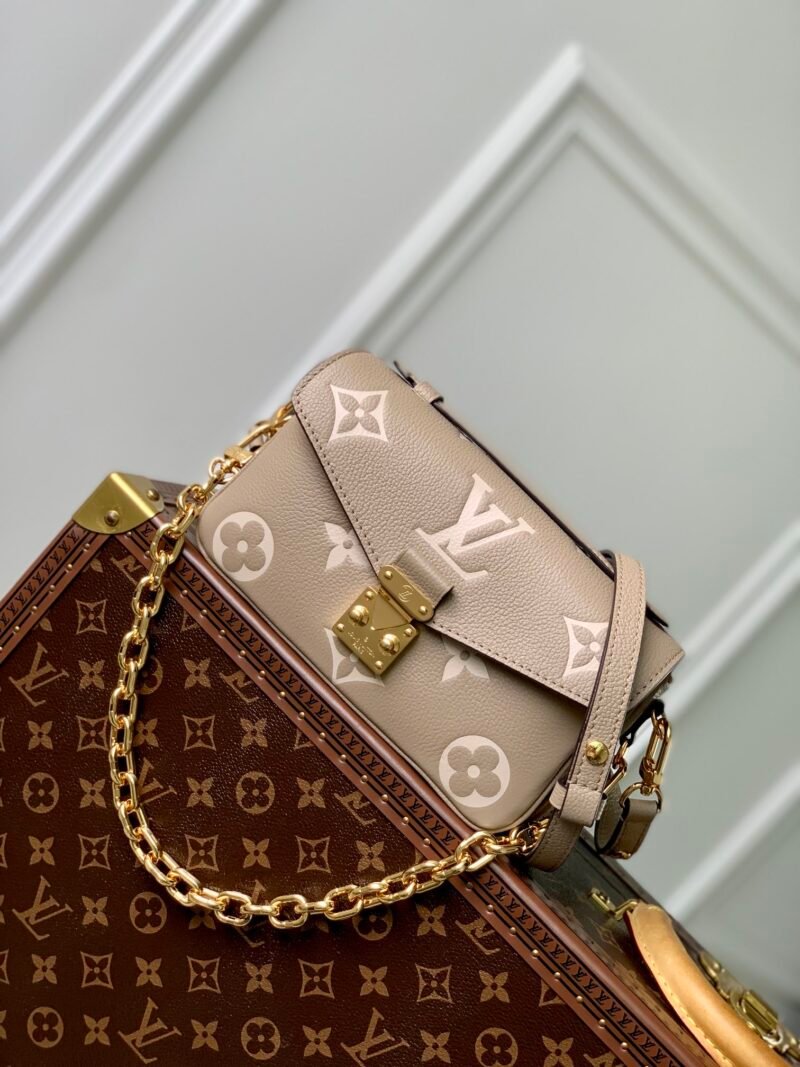 Louis Vuitton Pochette Metis East West Handbags- 21.5 x 13.5 x 6CM