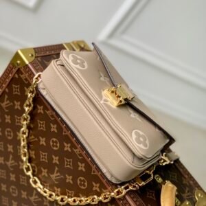 Louis Vuitton Pochette Metis East West Handbags- 21.5 x 13.5 x 6CM