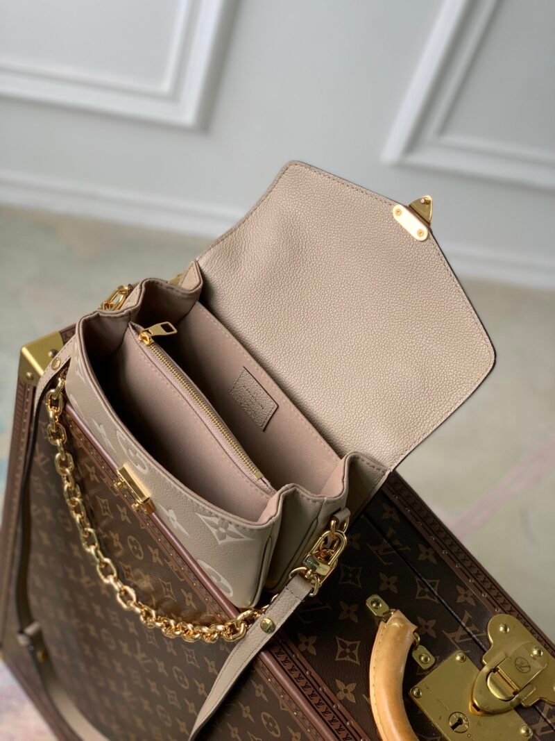 Louis Vuitton Pochette Metis East West Handbags- 21.5 x 13.5 x 6CM