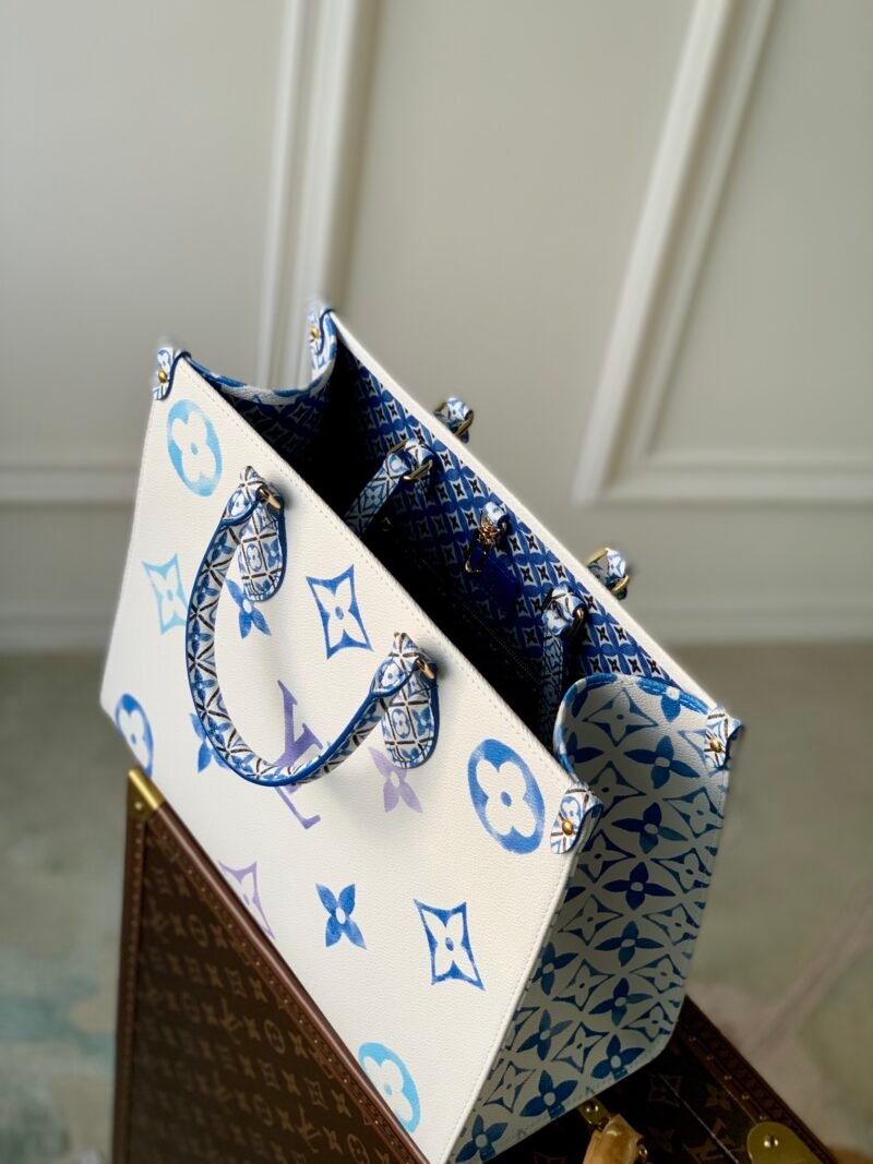 Louis Vuitton Onthego Handbag-M22975-35 x 27 x 14 CM