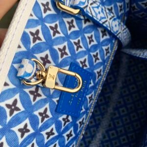 Louis Vuitton Onthego Handbag-M22975-35 x 27 x 14 CM