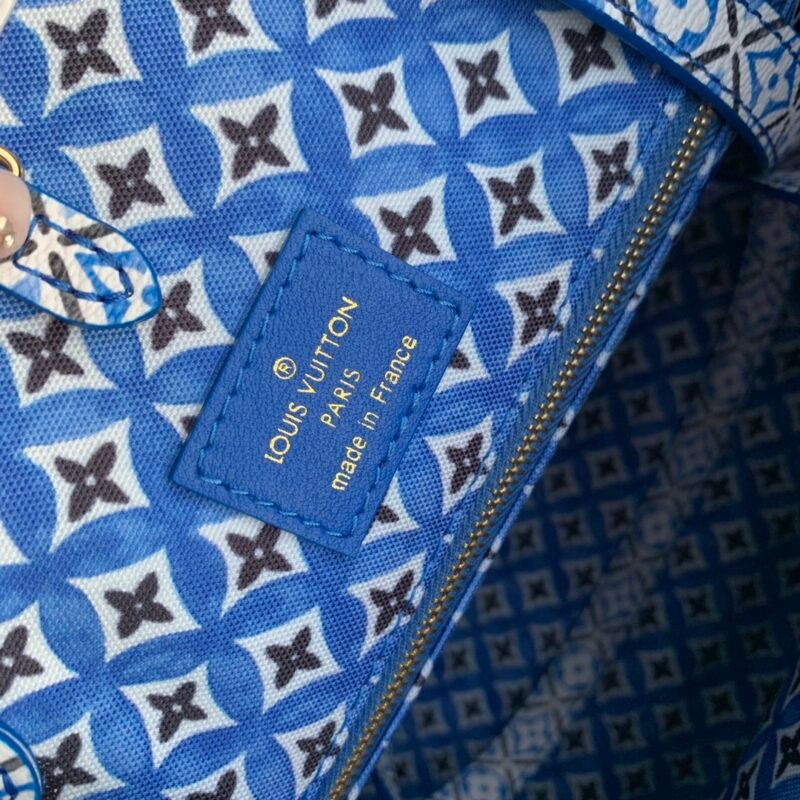 Louis Vuitton Onthego Handbag-M22975-35 x 27 x 14 CM