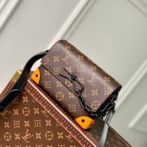 Louis VuittonSteamer Bag-18x 11x 6.5CM