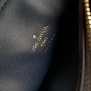 Louis Vuitton Coussin Handbags-M2295-26*20*12CM