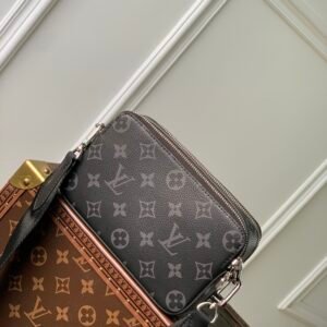Louis Vuitton Alpha Wearable Bag-M22481-18.5 x 11.0 x 6.5CM