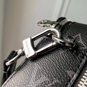 Louis Vuitton Alpha Wearable Bag-M22481-18.5 x 11.0 x 6.5CM