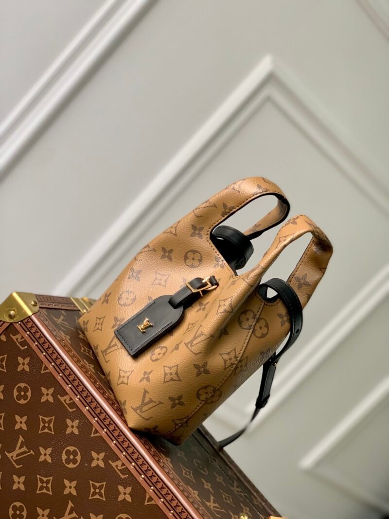 Louis Vuitton ATLANTIS BB Handlebag-17×17 x7CM