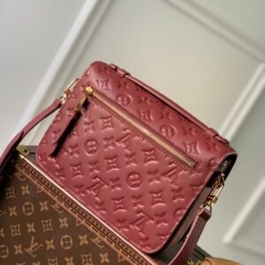 Louis Vuitton Pochette Metis Handbags-25*19*7CM
