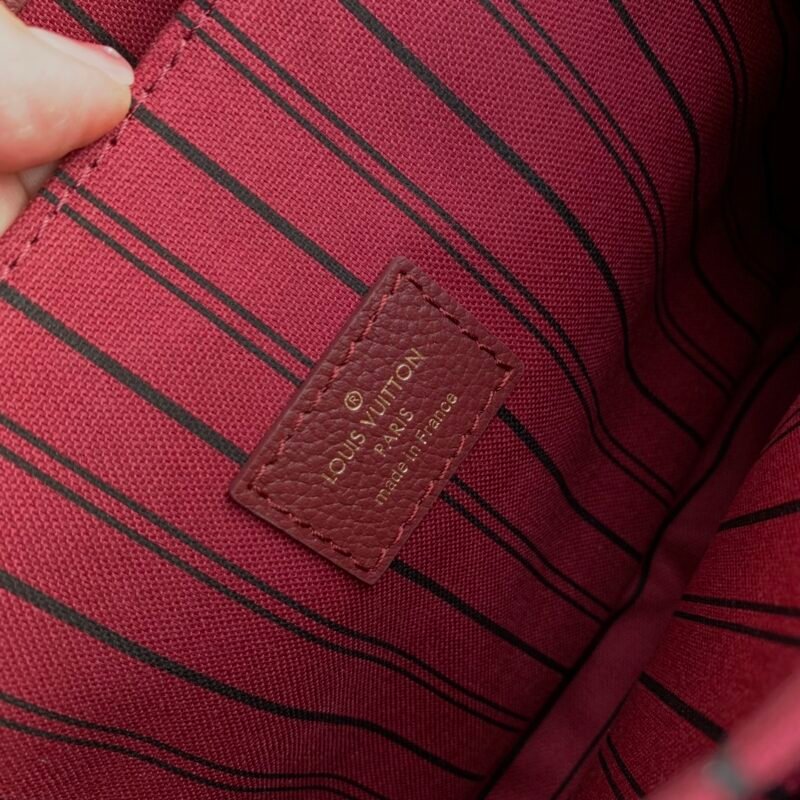 Louis Vuitton Pochette Metis Handbags-25*19*7CM