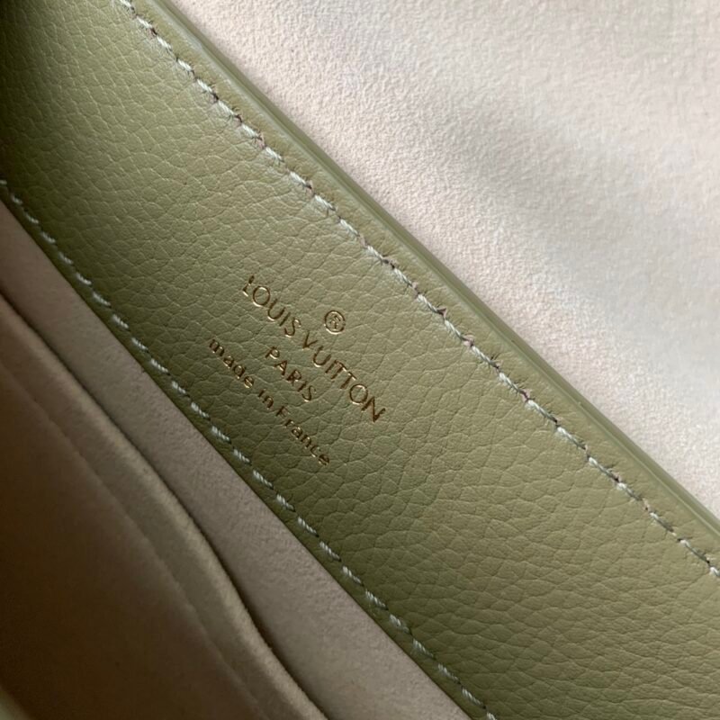 wsxc1697024597897_8.jpg Louis Vuitton Lockme Ever 23x17x10CM