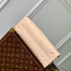 Louis Vuitton OnTheGo East West Handbag-M23640-25*13*10CM