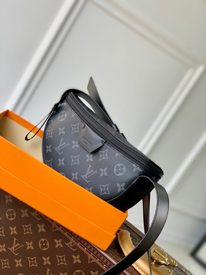 Louis Vuitton Moon Crossbody Bag-24.5 x 16 x 4.55CM