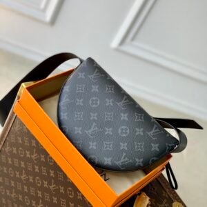 Louis Vuitton Moon Crossbody Bag-24.5 x 16 x 4.55CM