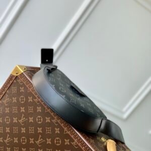 Louis Vuitton Moon Crossbody Bag-24.5 x 16 x 4.55CM