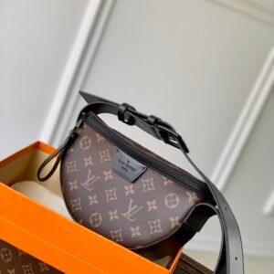 Louis Vuitton Moon Crossbody Bag-24.5 x 16 x 4.55CM
