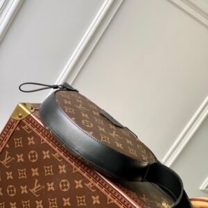 Louis Vuitton Moon Crossbody Bag-24.5 x 16 x 4.55CM