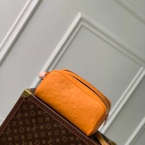 Louis Vuitton Locker Dopp Kit Pouch -28 x 15 x 16.5CM