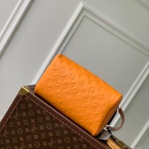 Louis Vuitton Locker Dopp Kit Pouch -28 x 15 x 16.5CM