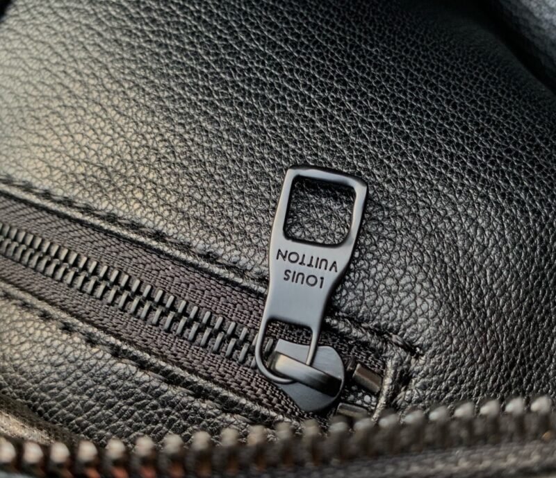 Louis Vuitton Locker Dopp Kit Pouch -28 x 15 x 16.5CM