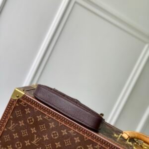 Louis Vuitton Easy Pouch On Strap-19×11.5x3CM