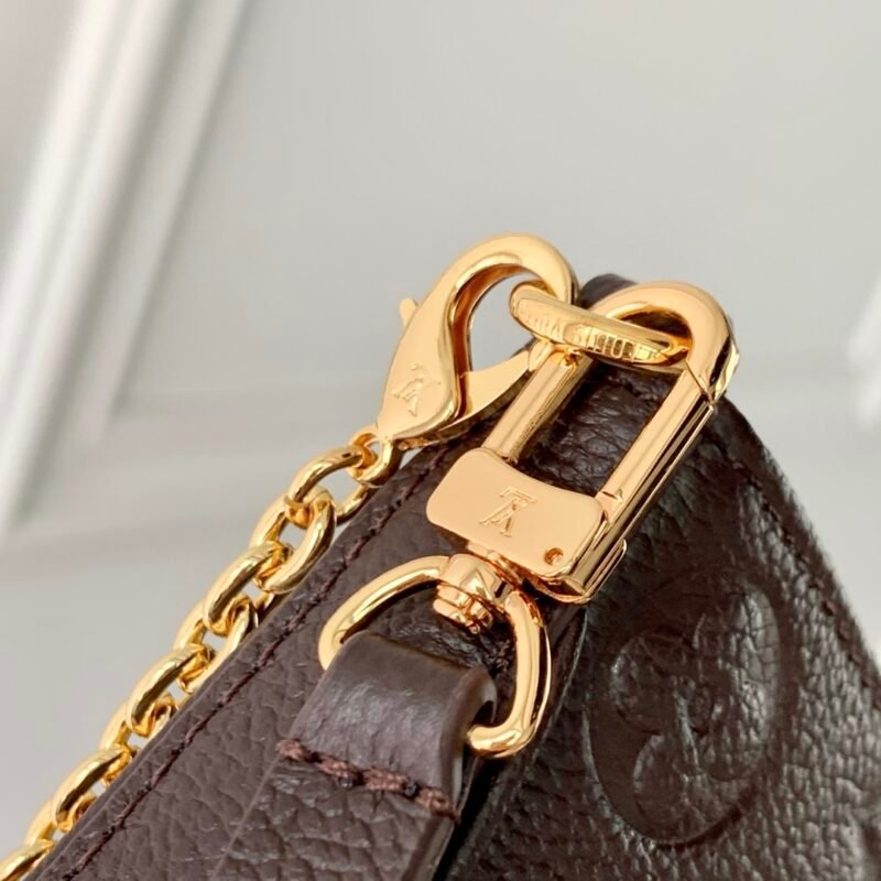 Louis Vuitton Easy Pouch On Strap-19×11.5x3CM
