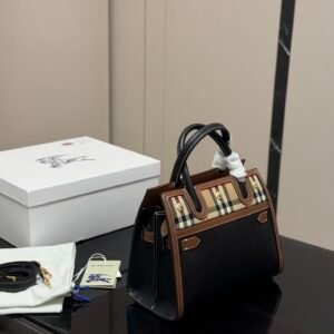 微信图片_2026-03-24_201932_666 Burberry Cotswolds Tote Bag