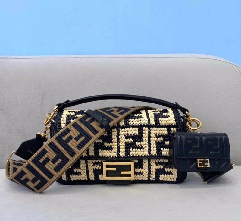 FendI Medium Baguette Bag-26x15x4CM