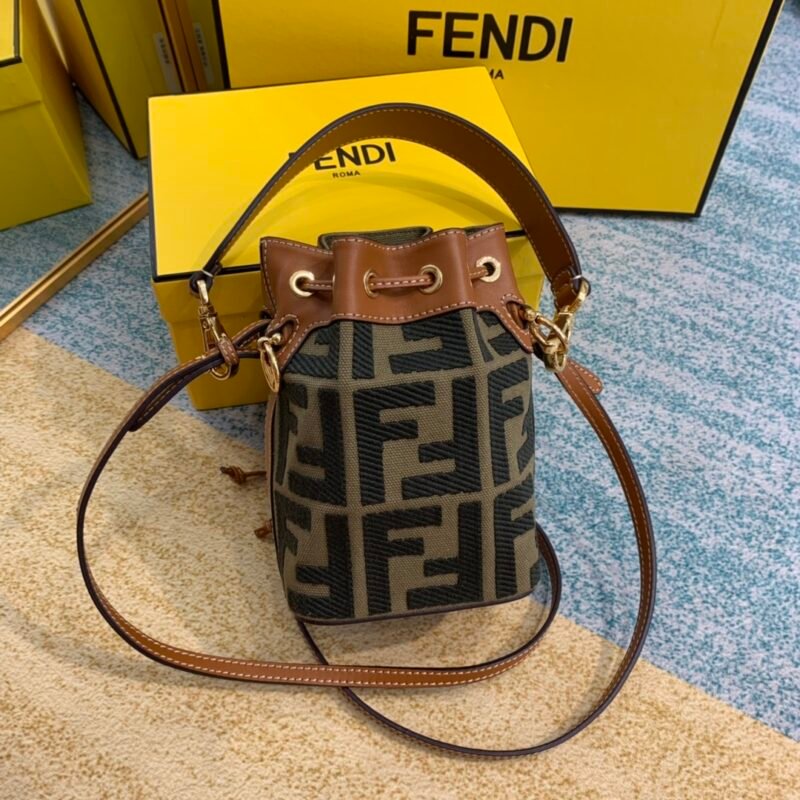 Fendi Mini Mon Tresor Bag -12x18x10CM